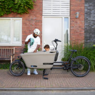 Dolly Joy – nieuwe elektrische gezinsbakfiets met Bosch motor en modern design, ideaal voor dagelijks gebruik met kinderen en boodschappen